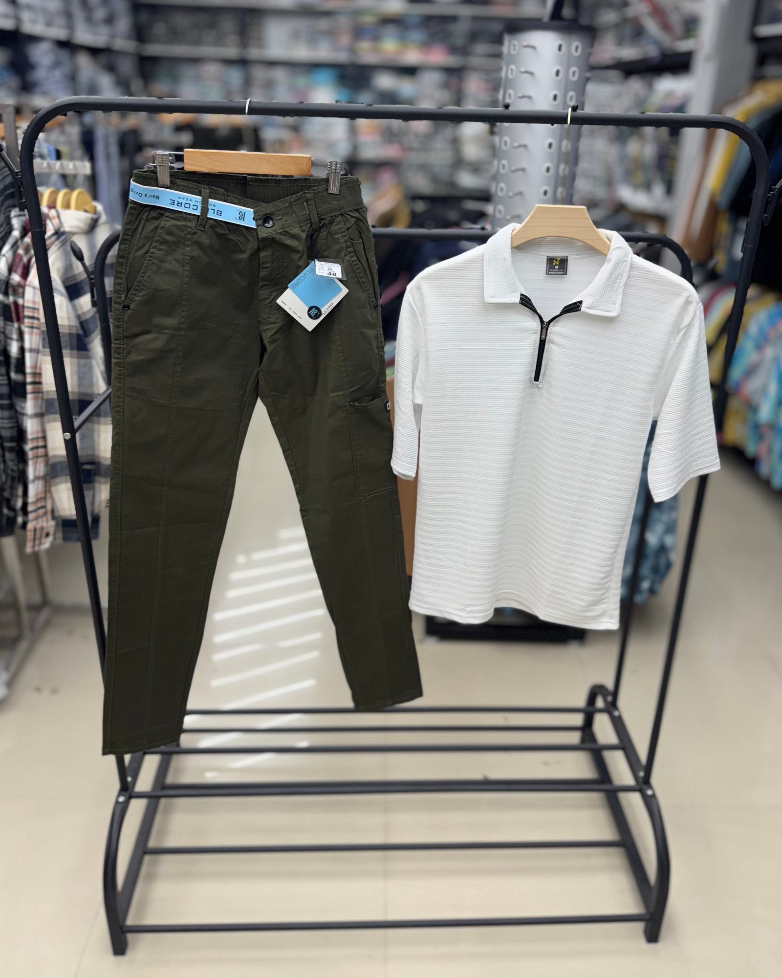 Linen Pant & Zipper T-shirt